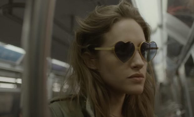 Carly Chaikin Can't Get Enough of Your Mr. Robot Fan Theories​