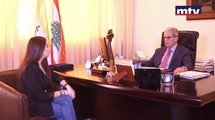 Paulastih's tweet photo. ترقبوا خلال حلقة الليلة من #صار_الوقت @sarelwa2et تحقيقي عن ملف الهجرة.نواكب فيه الثنائي ايلي وجوديت خلال الرحلة الاخيرة الى المطار ونوضح فيه موقف السفارة الكندية من الاشاعات الاخيرة.. كما يتخلله استطلاع رأي خاص بالبرنامج حول نسبة الراغبين بالهجرة #لبنان @Wadihelkhazen @infointl https://t.co/wTkMsQOZKF