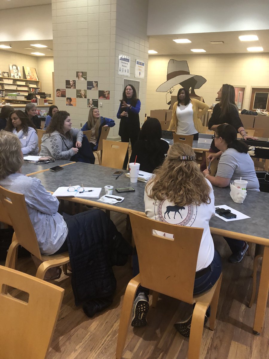 GrandBerry's tweet photo. Shades Valley Feeder Pattern, 5th and 6th grade teachers from IMS, ICS and Grantswood, meet to discuss vertical practices.  @JEFCOED @IrondaleCom @grantswoodcs @orush2 @LeslieCRichard2 @BiancaGaither https://t.co/2FOyscFM3i