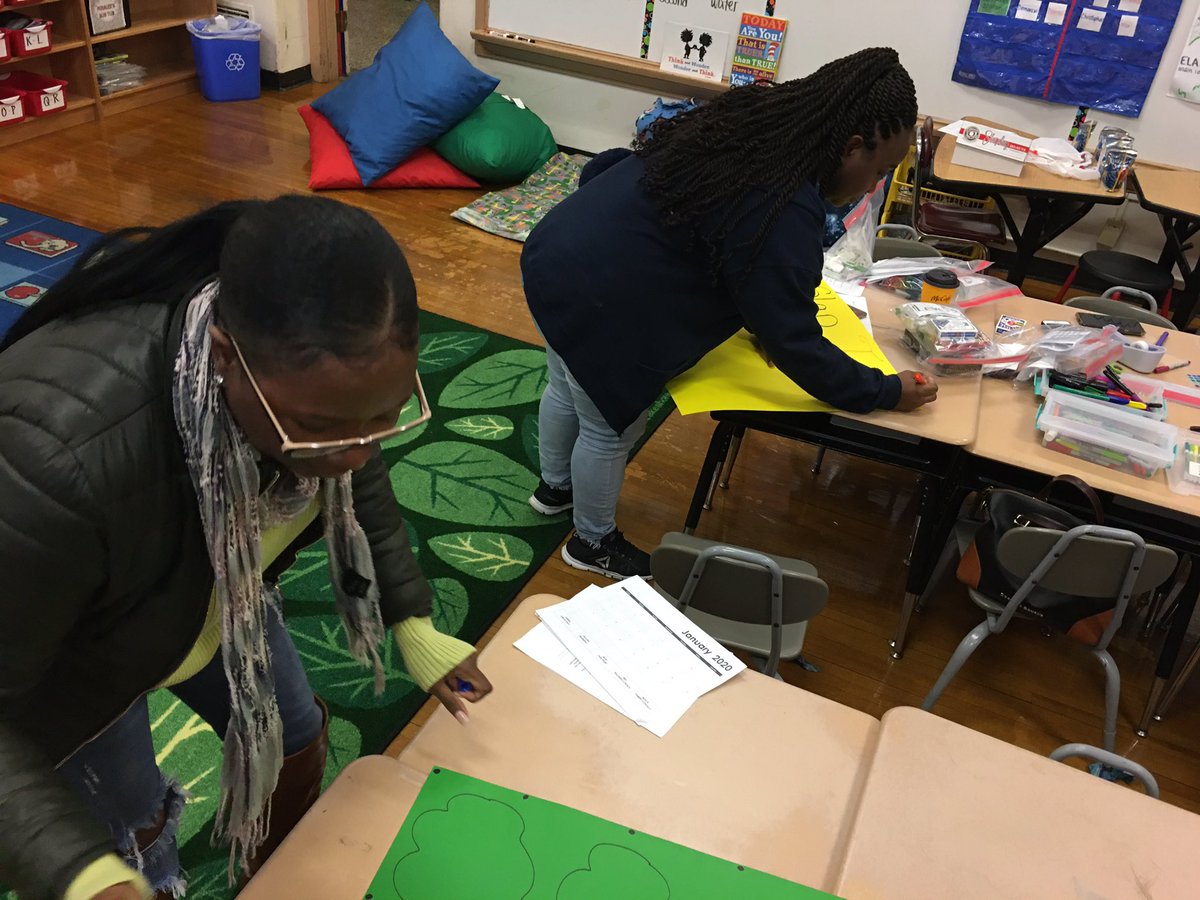 EvaPCFISD's tweet photo. Dedicated KGES teachers coming in over Winter Break to get Math and ELA workstations ready for our students! 🖍 👩🏽🏫 ✏️ #KGES #HISD @marques_collins @msjacksonclassy @CynoviaH #StudentsFirst https://t.co/HAbTwdH3s4