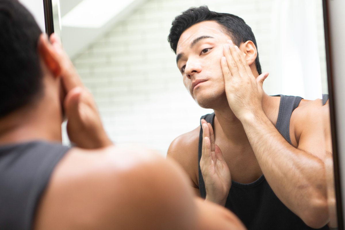 XOutBreakouts's tweet photo. You have enough to worry about. Skincare and acne treatments shouldn't be it.  The microcrystal benzoyl peroxide in our Wash-In Treatment works, and it keeps working for 24 hours.  https://t.co/tziynAmO1N
#REGIMENREDEFINED https://t.co/cVhNkR0SSx