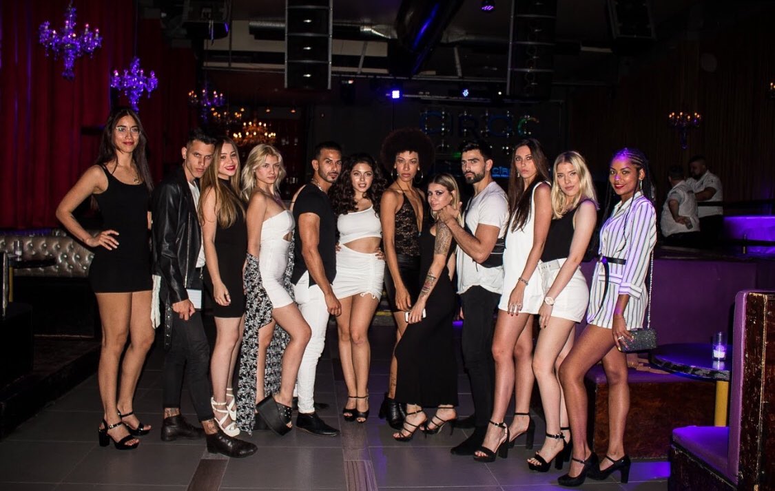 HBModels1's tweet photo. Por que nos encanta festejar con ustedes que siempre nos acompañan y confían, cerrando un exitoso 2019. 
Gracias @vitabuenosairesok @marianlabateok @mariocanook por la invitación.
Postales de una gran y divertida velada!!! -
-
-
#modelos #hbmodels #yoelijohbmodels #happynewyear https://t.co/ABEhWDV4NT