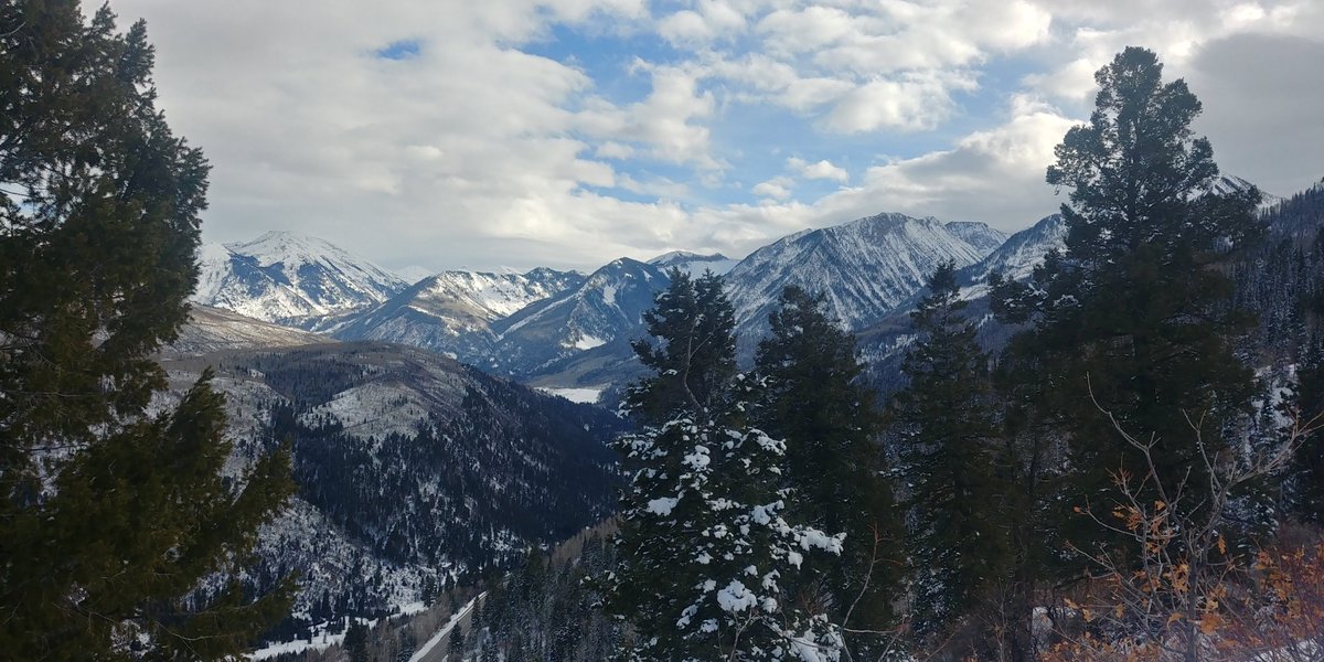 PassTheCOREAct's tweet photo. A wintery view from #ThompsonDivide, overlooking the Raggeds Wilderness at the McClure Pass summit. The #COREAct would permanently protect Thompson Divide from future oil and gas leasing. Learn more at https://t.co/mWHbtJgWzF. 📷: @WildforGood https://t.co/5ITtTOOisJ