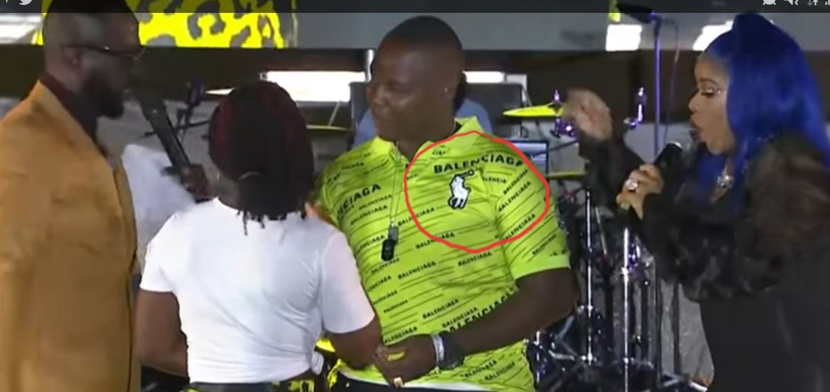 i_anout's tweet photo. Now I'm all about the public display of one's affection and love to their partner.... BIG UP YOUTH!!! CONGRATS!!!
However, this a one yah couldn't pass mi jah know.... I never know say Ralph Lauren and Balenciaga collaborated 🙈 #fashionoverstyle #ineedtoseeandblindmore https://t.co/8oKYpsGN2O