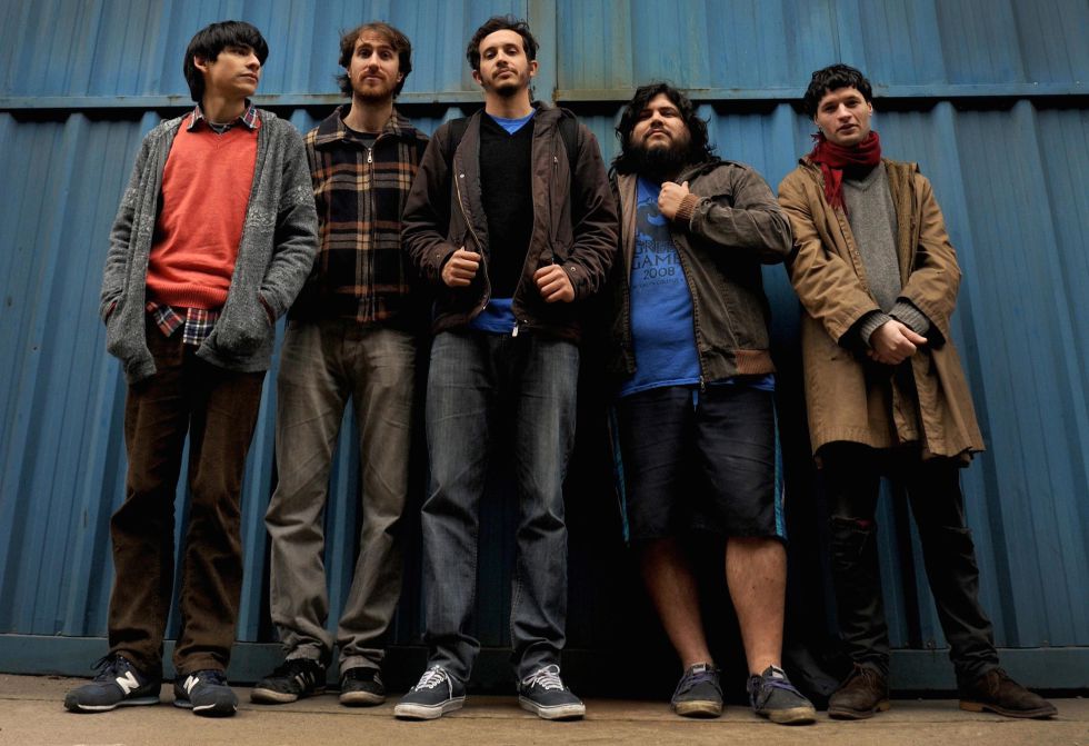 ¡Cada día queda menos para que uno de los gigantes del indie sudamericano esté de vuelta en nuestro país! 👀⚡
Él Mató a un Policía Motorizado llegará al Teatro Cariola el próximo 20 de marzo🔥
🎟️Adquiere tus tickets ahora en bit.ly/2nj5uvF