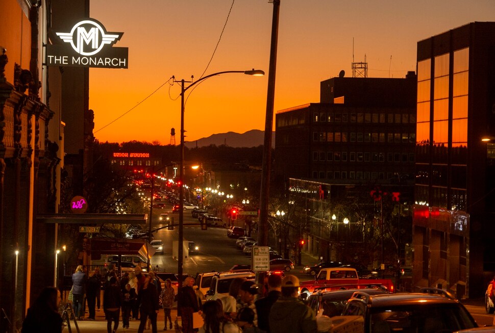 carbonarchi's tweet photo. In 2018, we started the redesign and reconstruction of Ogden's very own, The Monarch.  This video displays The Monarch's transformation from December 2018- December 2019. 
#architecture #utah #Themonarch
https://t.co/uCpOwyxaeE https://t.co/P99zemuwe0