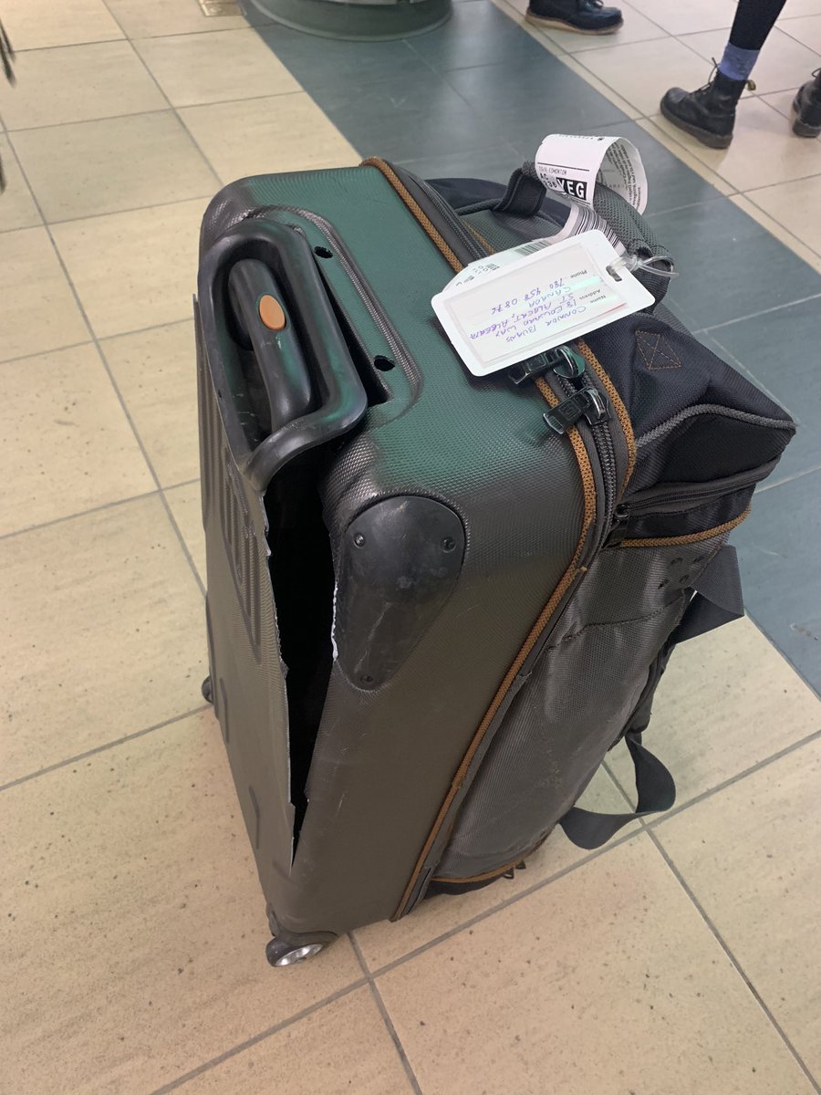 Shout out <a href="/AirCanada/">Air Canada</a> for destroying my bag