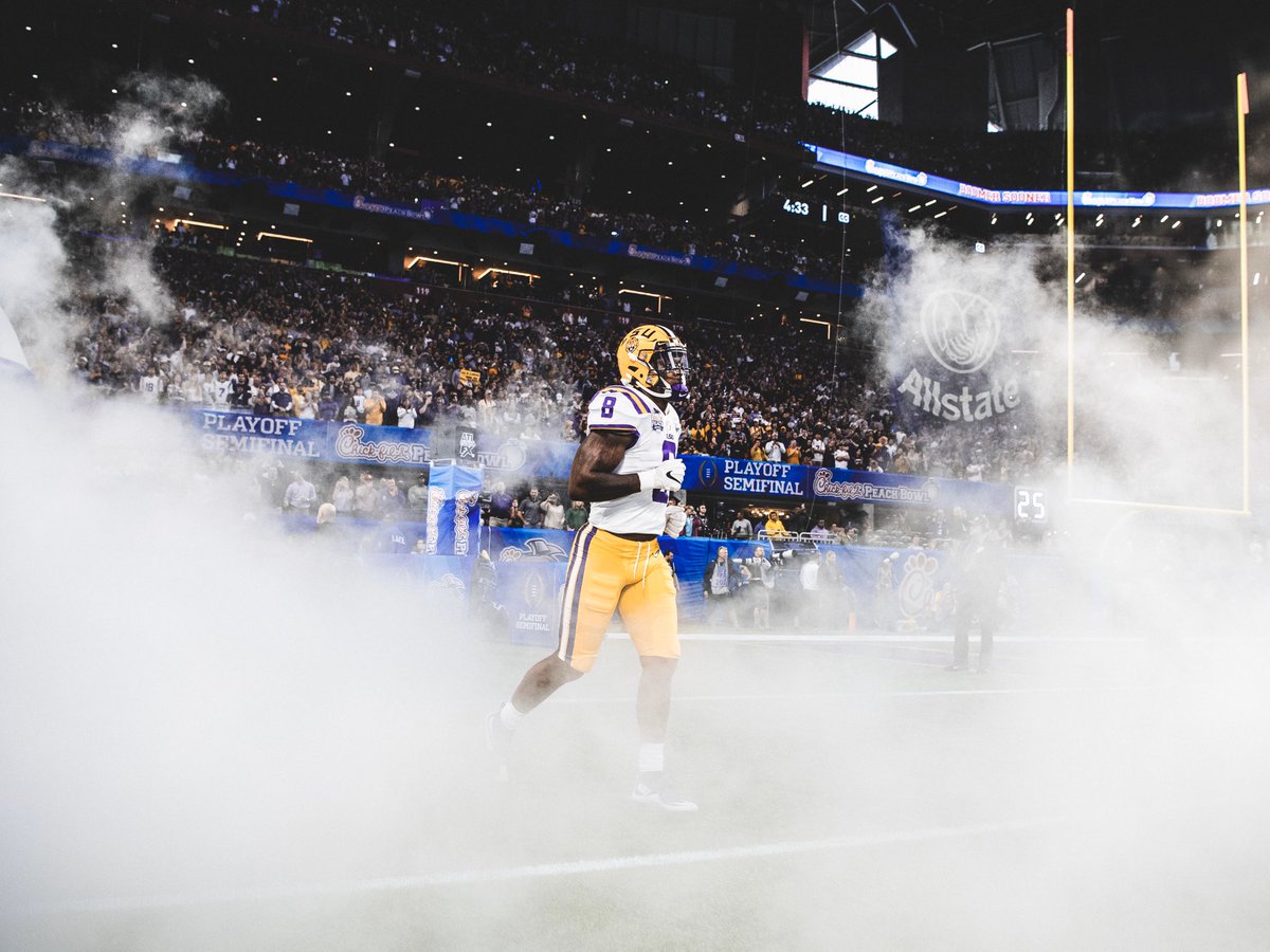 GusStark_'s tweet photo. Chinese Bandits 🤯   

#GeauxTigers #CFPlayoff https://t.co/EKieryiNxt