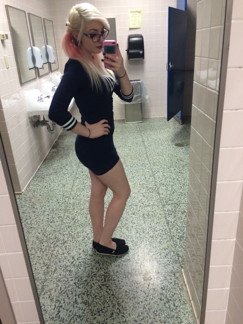 Camillenue's tweet photo. Hey mes Bébous, merci pour les 250 abbos, j'espère que vous avez passé de bonnes fêtes, moi oui ! (Je suis dispo pour nude dés maintenant 🔞😏💦) https://t.co/vOMc5iwZCH