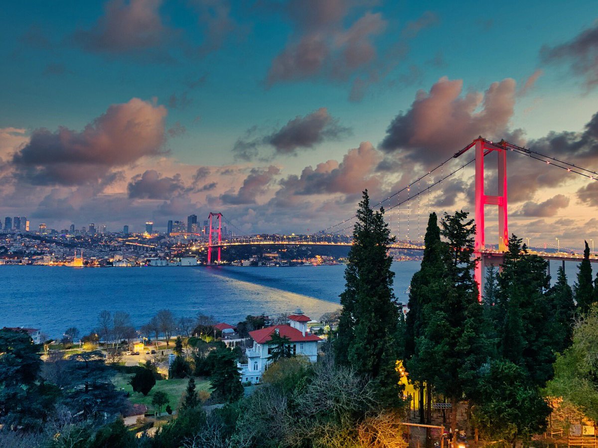 uskmeydanhaber's tweet image. Boğazı en güzel gören yerlerden biri artık Nakkaştepe Millet Bahçesi @hilmiturkmen34 @uskudarbld