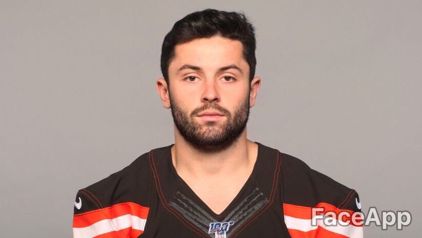 _Ike_21's tweet photo. #You main character Joe Goldberg has another secret life as a quarterback for the Cleveland Browns named Baker Mayfield https://t.co/pHUYBgqDPt