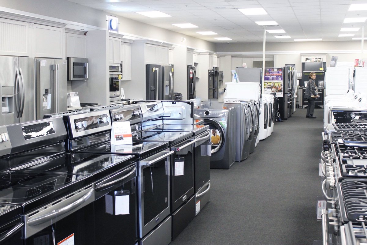 ✨ New Year, New Kitchen! ✨

We've marked EVERYTHING down in our showrooms - especially Floor Models &amp; Overstock Inventory (!!) 🎉 Visit us through Jan. 8th to SAVE BIG! 

Shop all deals → craneappliance.com
Shop our flyer → visitcrane.cc/flyer