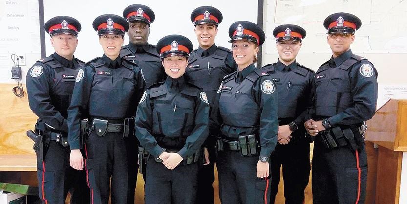 CertificateOacp's tweet photo. Here’s an indication of the excitement out there about our new CSS: since we went on-line at midnight Jan 1, 400+ candidates have signed up & 600+ have made inquiries! Many of them will eventually be joining new Police Officers like these @TPSRecruiting recruits! #Recruiting https://t.co/cKYBnzbRPJ