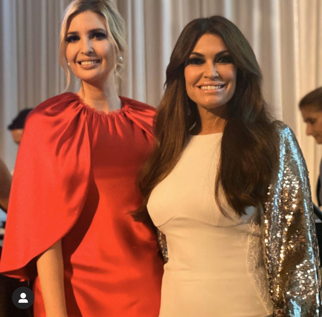 Mystery Solvent (@mysterysolvent) on Twitter photo What do you see? What do you see?