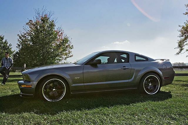 driftlogix's tweet photo. Once upon a time (2005) in a land far far away... I used to go to car shows and didn't even know what #drifting was 🤔 and yes, this is the same car I've been working on 🤯

#tbt #Ford #mustang #s197 #mustanggt #mustangsofinstagram #americanmuscle #mus… https://t.co/hYiY16oAqc https://t.co/bffwIFPTWZ