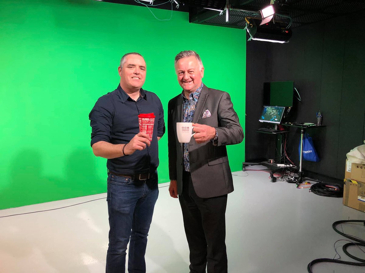 Officially_Dave's tweet photo. Back in December I had the fantastic pleasure of meeting @JonMitchellITV in preparation for #nationalhotchocolateday supporting @YorkshireAirAmb &amp; @MAA_Charity. https://t.co/E8sAYrJkW1