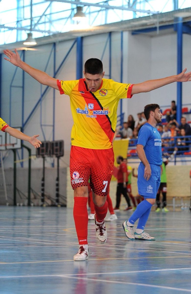 TERCERA DIVISIÓN - G 16 A
Si crees que el #MejorJugadorDe2019 es DIEGO GIL de <a href="/cdecobisafs/">Cobisa Futsal</a>, haz RT