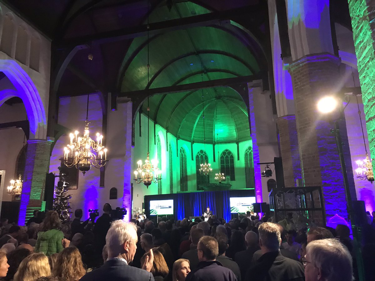 Vanavond naar de nieuwjaarsreceptie van <a href="/GemWestland/">Gemeente Westland</a> geweest. Gezellige bijeenkomst met veel bekenden om beste wensen over te brengen, speech @BoukeArends , live muziek (o.a. <a href="/Dj_Bombastic/">Bombastic</a> ) en de uitreiking van de jongerenprijzen ‘De Uitblinker’. #wldebat #nieuwjaarsreceptie