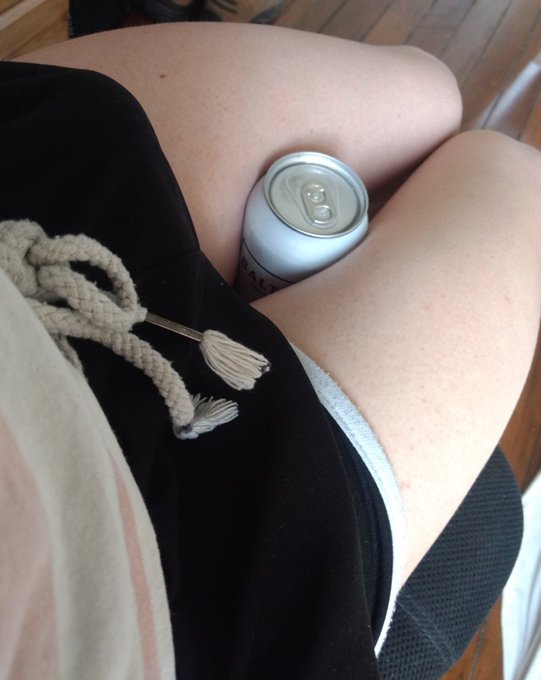 Summer is thighjob weather https://t.co/feBM5uSZo9