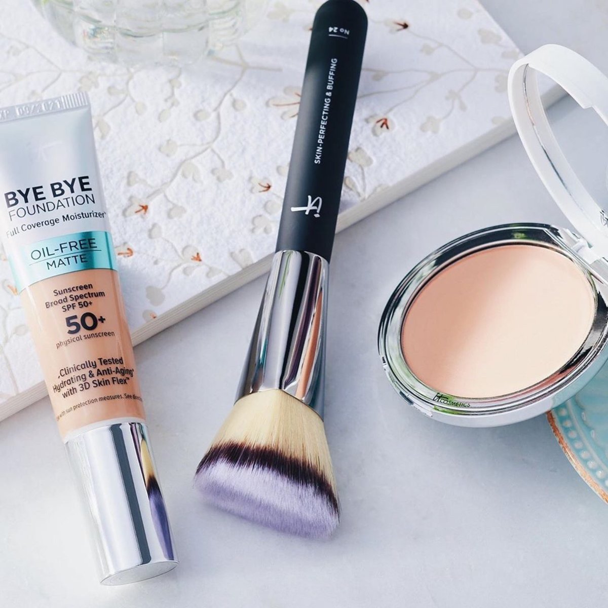 Itcosmetics's tweet photo. Did you know your Bye Bye Collection Today’s Special Value is available NOW on pre-sale? IT’s true! This 3-Piece set features the world-wide launch of Bye Bye Foundation Oil-Free and more! A $125 value, yours for under $55. Shop the collection early: https://t.co/AhpRNkzTxS https://t.co/qhSxlVTCqj