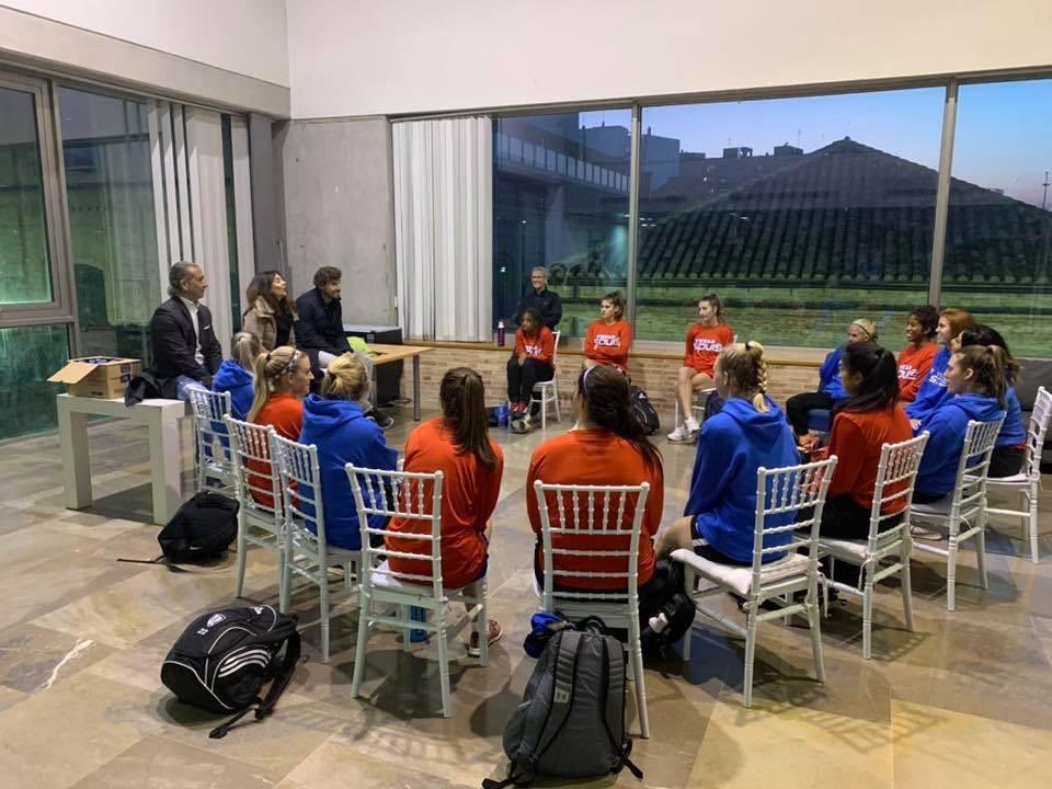 globalsportalen's tweet photo. ⚽️ Tour Texas Spurs FC
Day 1️⃣
Motivation and eagerness to learn. The combination of the success of our girls from @texasspursfc. A pleasure to share with you this tour. Tomorrow you will surely show your talent in your first game against @MislataCFF.
#TexasSpurs
#GSTours https://t.co/1AYPNebr0T
