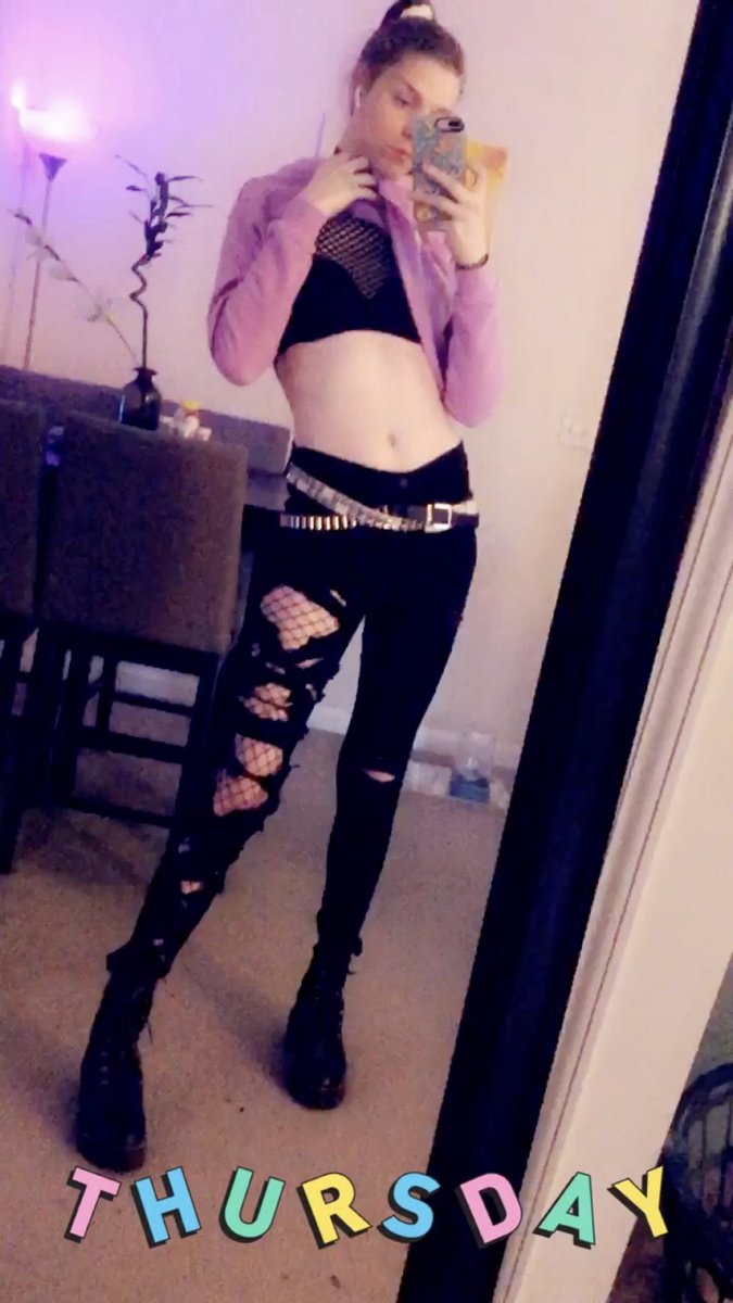 transgoddess4's tweet photo. Got off work earlier, and I’ve been editing for about two hours. Question. What’s a good time length for solo cum videos? I’ve been sticking to about 10 minutes. But I want to know your thoughts. Comment and let me know your preference. ❤️✨😇💦💦
#nonbinary #trans #goddess https://t.co/pp6mi6epkK