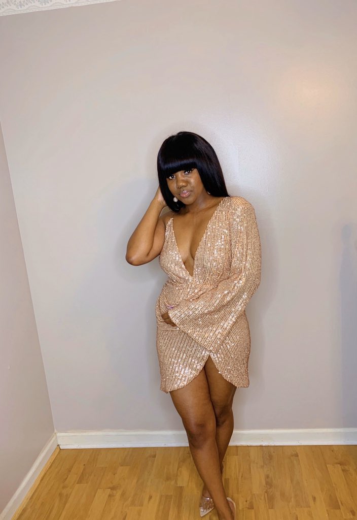 _glamourtstyle's tweet photo. Wherever I go, I’m spreading a little SPARKLE in the new year in GOD’s way. 🎇✨#2020 #nye https://t.co/2Wy78JT8Ba