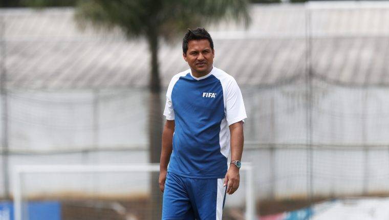 Lared1061's tweet photo. #FEDEDUT Amarini Villatoro arregló 6 meses más de contrato para seguir al frente de la Selección Nacional Mayor de Guatemala. https://t.co/Ya5jTBFvr3