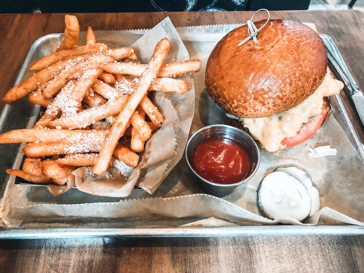 new year, same me 🍻 <a href="/ChiPublicHouse/">Public House</a>