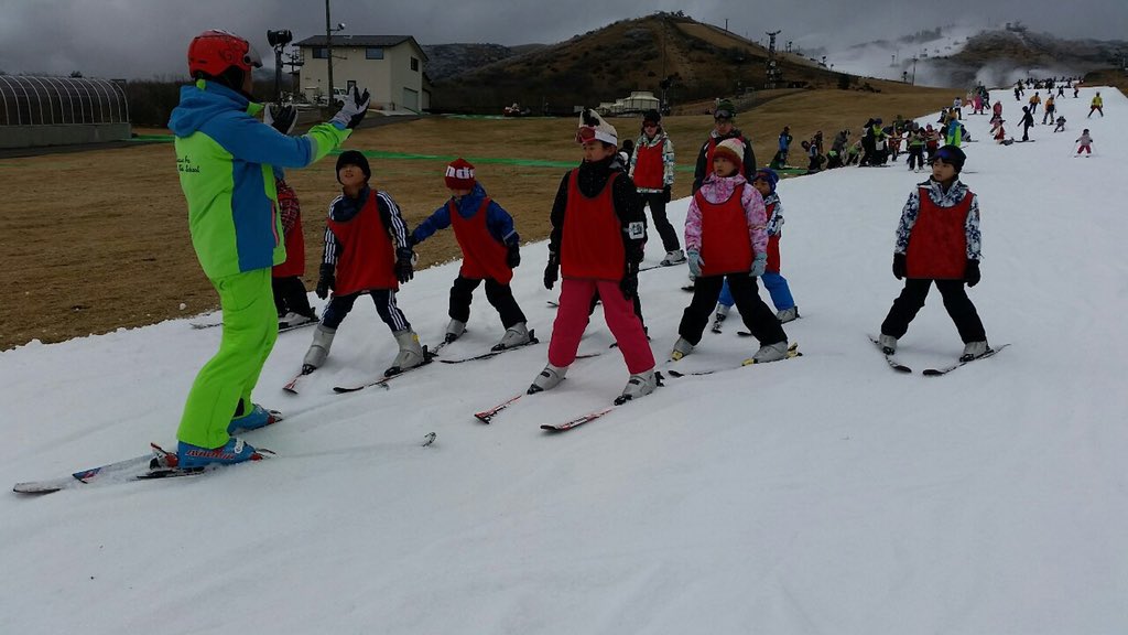 明けまして
おめでとうございます🎍⛩
今年もよろしくお願いします🤲

2020年東京オリンピック
いよいよですねー。

今年もスポーツから目を離せません‼️

年末にはスケート、スキー合宿に行ってました⛸⛷
今年もいろんなイベントやりますよー💪
#東京オリンピック#2020#体操