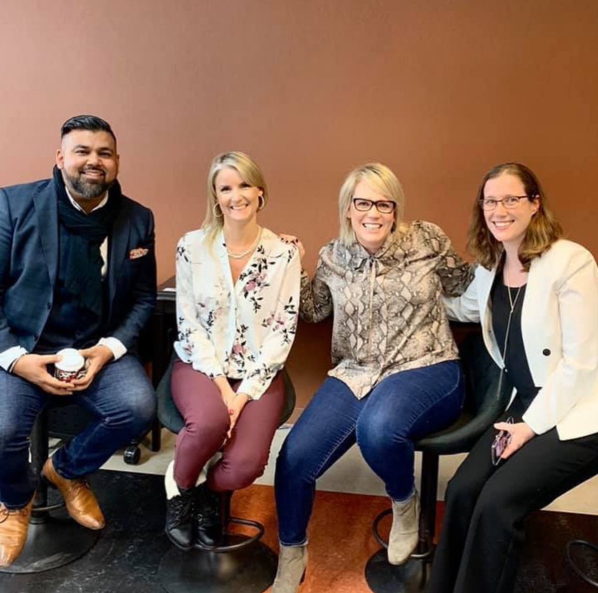 marydempster's tweet image. #ThrowbackThursday to being part of an inspiring panel! @remaxhallmark
I had such a great time sharing #digitalhacks on how to stay connected in the industry through social media! ✨📱

@ravisinghremax, @erin_corcoran_remax, @connexusgroup @realtor_healtherbeauches