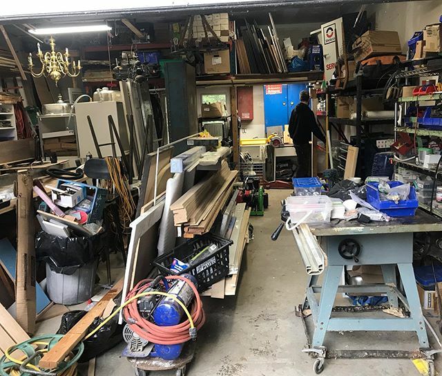 ernstwallner's tweet photo. Damn, I wasn’t paying attention. This may need lighter fluid and a match...
•
•
#holidayseason #dropnshop #pigsofinstagram #shameful #woodshoplife #dump https://t.co/kTJeiV8f4L