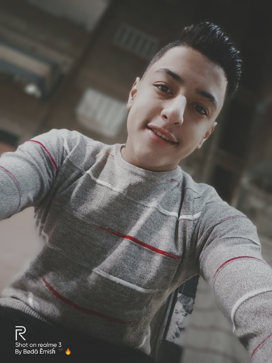 hw2014ss's tweet photo. السويت شيرت مجسم عليااا اوووي 😂😂⁦❤️⁩ https://t.co/hd89piZujq