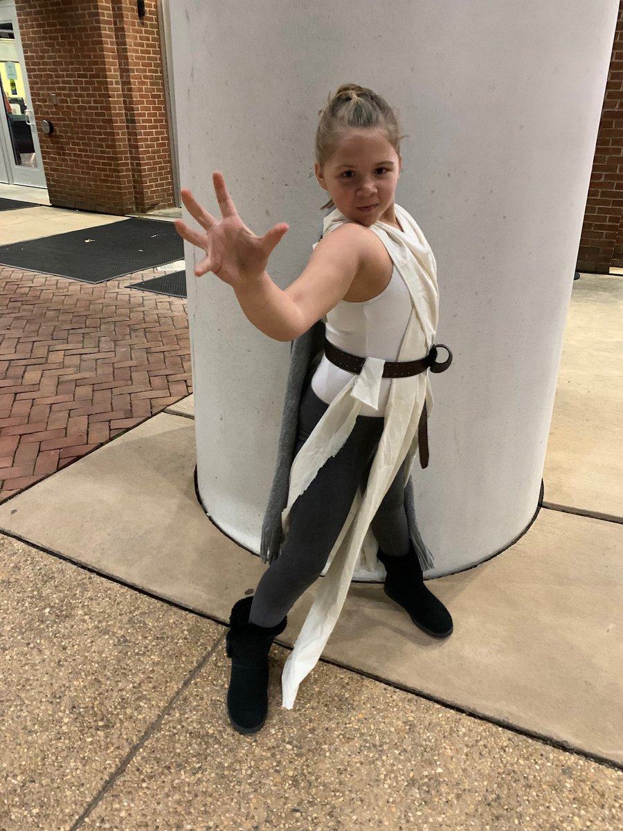MrsMalin_Math's tweet image. Rey is currently at UVA women’s basketball ⁦@UVaAthleticsFan⁩
