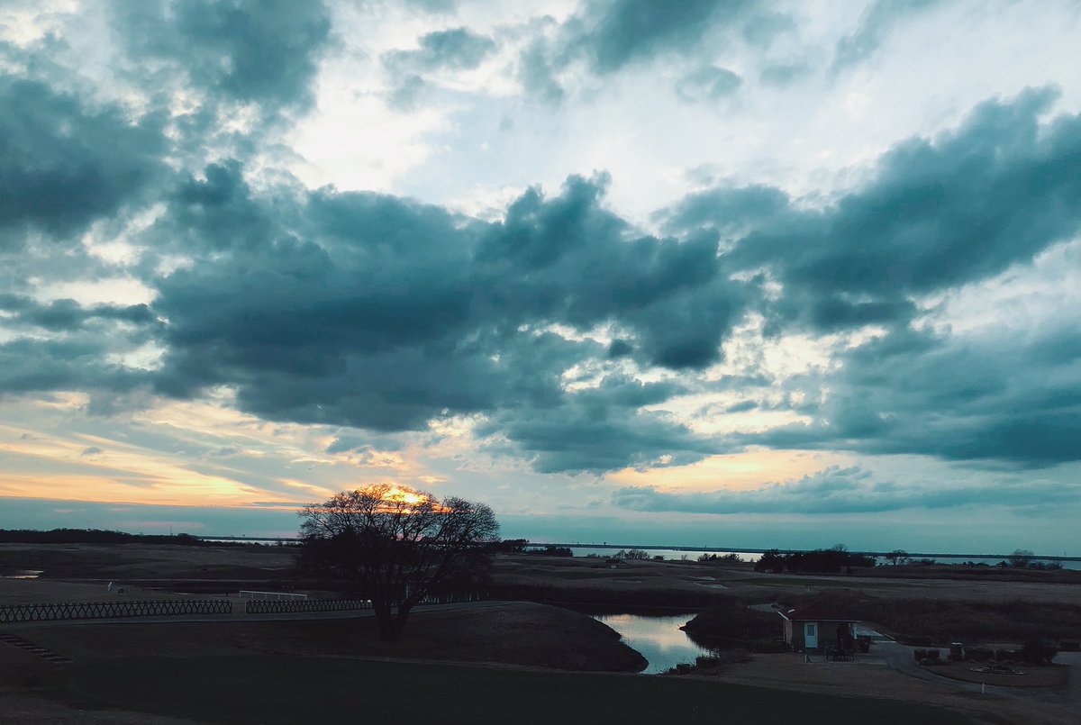 It’s #tributethursday and we never get tired of this view. 

#texasgolf #dfwgolf #sunset