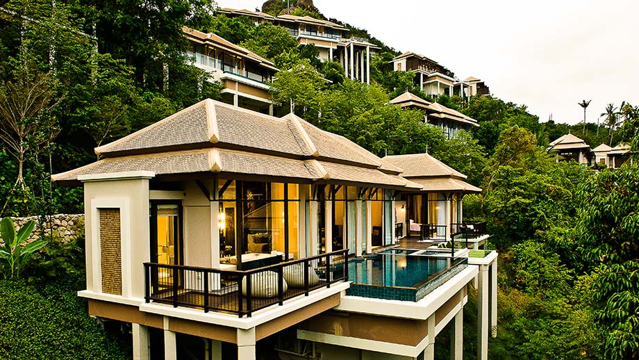 paradisesonline's tweet photo. Overlooking the azure waters of the Gulf of Thailand, Banyan Tree Samui is nestled amid the lush jungle of a private bay with elevated pool villas featuring spacious living spaces which flow naturally into an outdoor terrace.

#banyantreesamui
#banyantreesamuiparadises https://t.co/kvtHJabp76