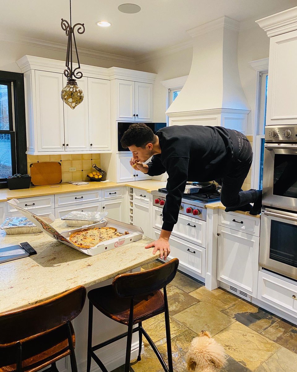 JoeyRudman's tweet image. Not waiting for the floor to dry