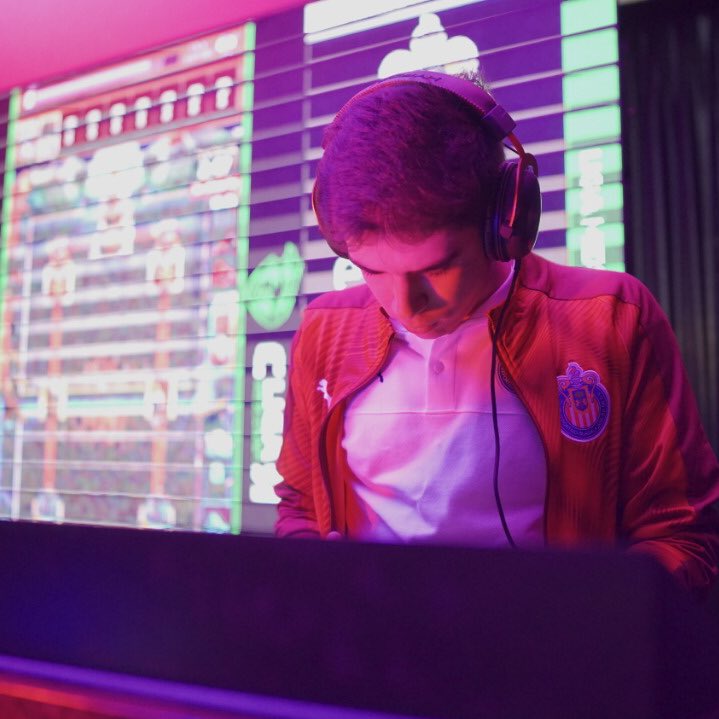 ¡QUE VENGAN LAS OFERTAS DE CRL! 

Me siento más que listo para hacer TRYOUTS para el próximo split de CRL🥇. Gracias a mi actual equipo por dejarme escuchar ofertas.

Si me ayudan con RT se los agradecería de corazón ❤

Contacto para TRYOUTS
-📲DM
-📩 Darklightclashcr@gmail.com