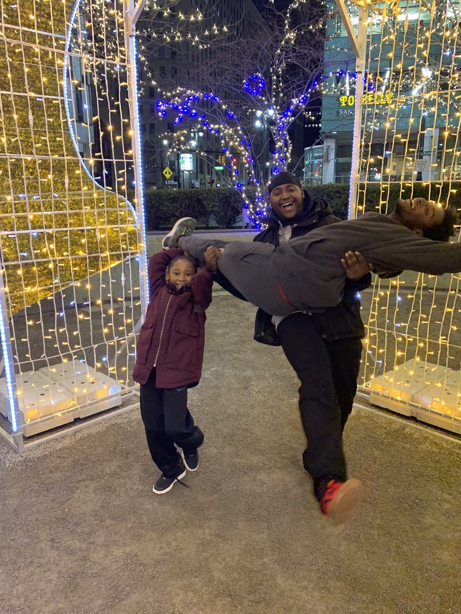 jayveano's tweet photo. Campus Martius was definitely amazing 😂 #skatesoff https://t.co/kJAKJSIuCW