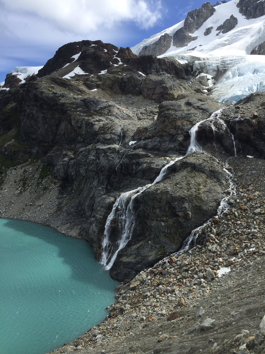 plancton_andino's tweet photo. Few #plankton cells & low active #chlorophyll concentration #frrf in a glacier andean #lakes near new route toward #yendegaia https://t.co/aeaovqC3HC