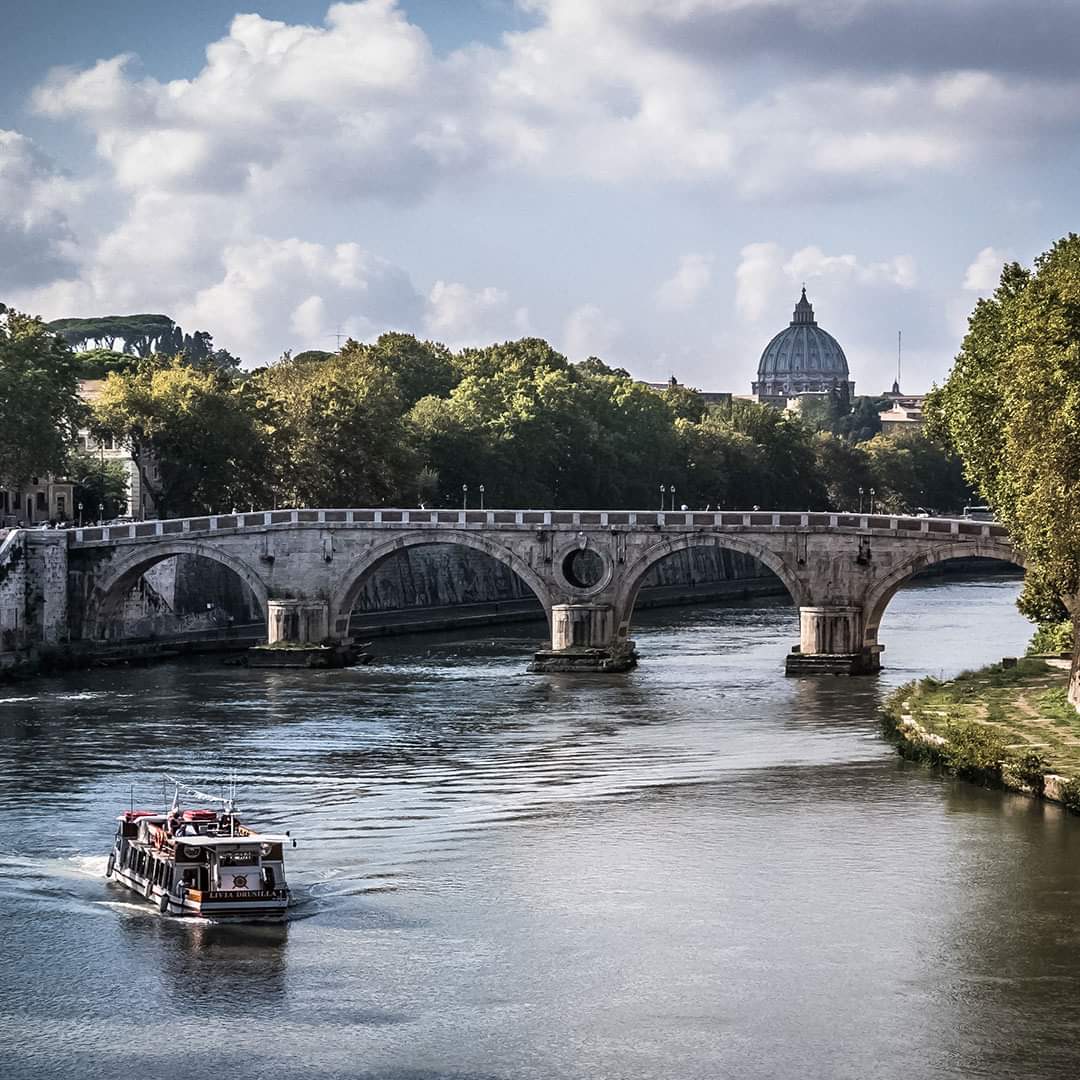 CheapiFlyFares's tweet image. Rome is a city built on layers: cascading ivy wrapped around ancient columns, ruins incorporated into modern structures and piazzas filled with remnants of 2,000-year-old temples 🍕😃.

Take off to #Rome from only $832 👉ifly.net.au/rome-flights 🇮🇹❤️. #cheapflights