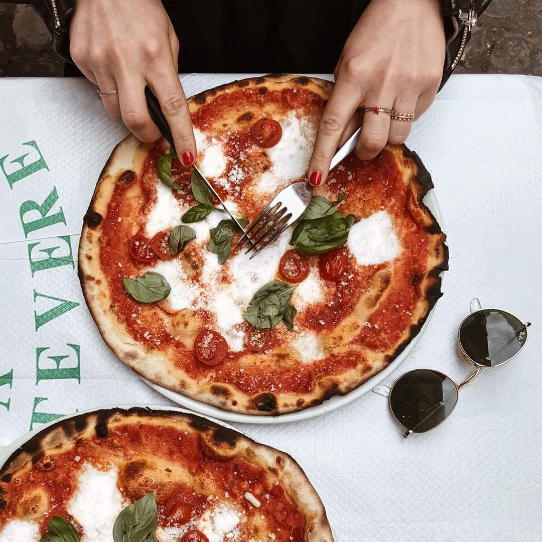 CheapiFlyFares's tweet image. Rome is a city built on layers: cascading ivy wrapped around ancient columns, ruins incorporated into modern structures and piazzas filled with remnants of 2,000-year-old temples 🍕😃.

Take off to #Rome from only $832 👉ifly.net.au/rome-flights 🇮🇹❤️. #cheapflights