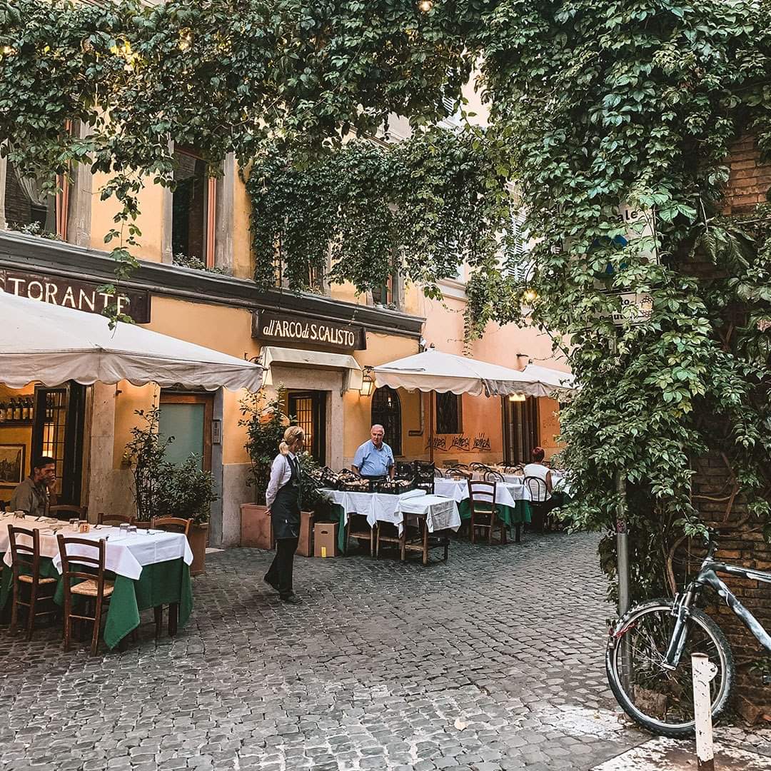 CheapiFlyFares's tweet image. Rome is a city built on layers: cascading ivy wrapped around ancient columns, ruins incorporated into modern structures and piazzas filled with remnants of 2,000-year-old temples 🍕😃.

Take off to #Rome from only $832 👉ifly.net.au/rome-flights 🇮🇹❤️. #cheapflights