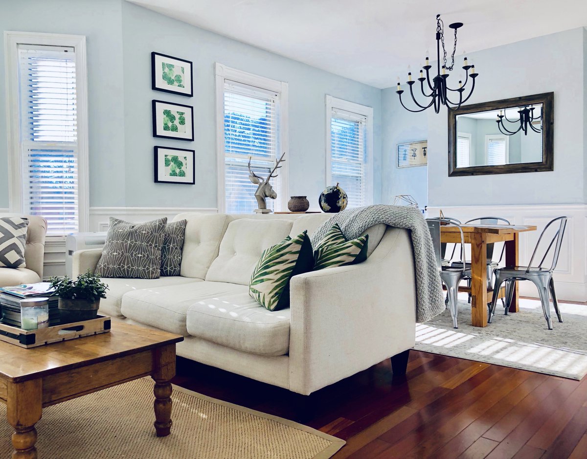 Furniture Store Revive uses revive.boston for it's furniture showcase website #BostonProud #dotBoston #domainnames #notcom developed.boston/listings/reviv…