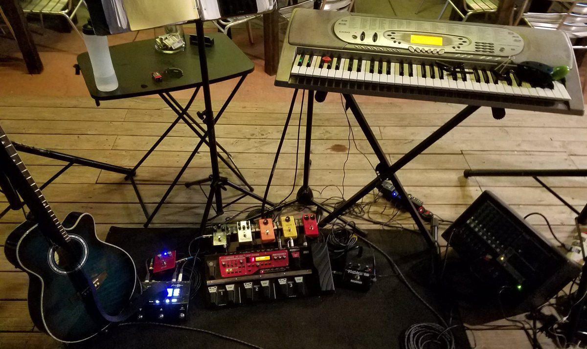 Devin7heAwesome's tweet image. This is what I do. What do you do?

#livelooping #loopartist #bossrc300
#devintheawesome