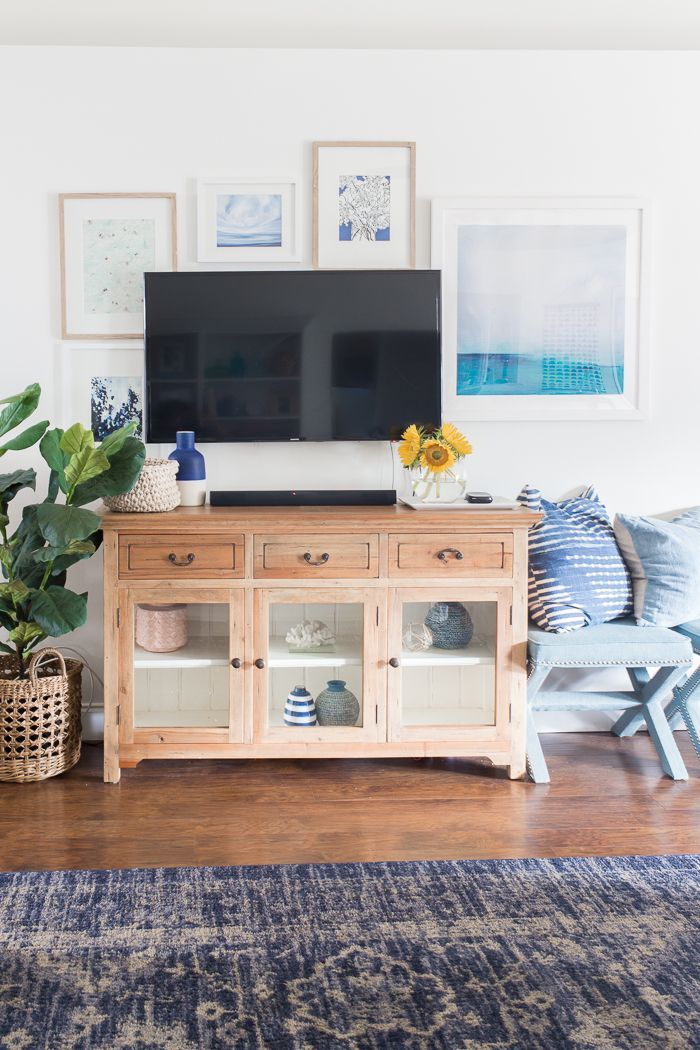 makinghomebase's tweet image. If you&apos;re struggling to decorate around a wall-mounted TV, give this tip a try: buff.ly/2U1pP7L