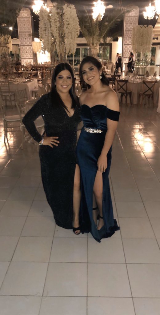 diachlo's tweet photo. La Graduada mas Hermosa!! Mi Celeste #ProudFamily https://t.co/zFJsgpJcFu