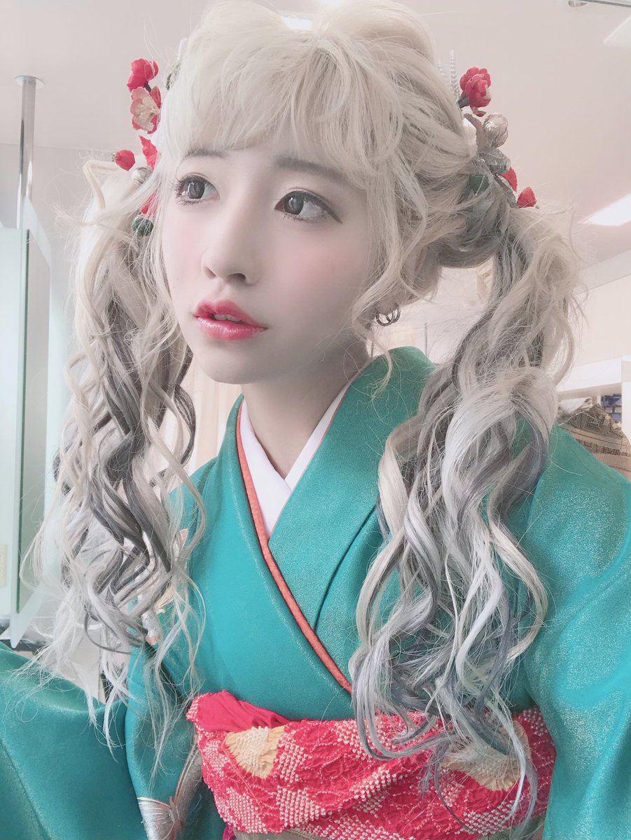 る 無敵ツインテール 新成人 成人式