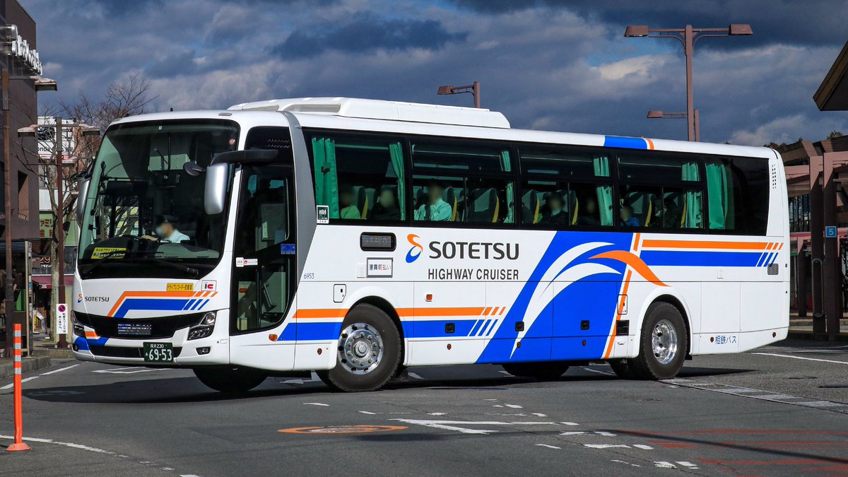 みなふく 横浜駅 御殿場 河口湖駅を結ぶレイクライナーに12月から新顔エアロエースがデビュー これまで使用されていたkl Msは 相鉄バス 6953 横浜230あ6953 2tg Ms06gp