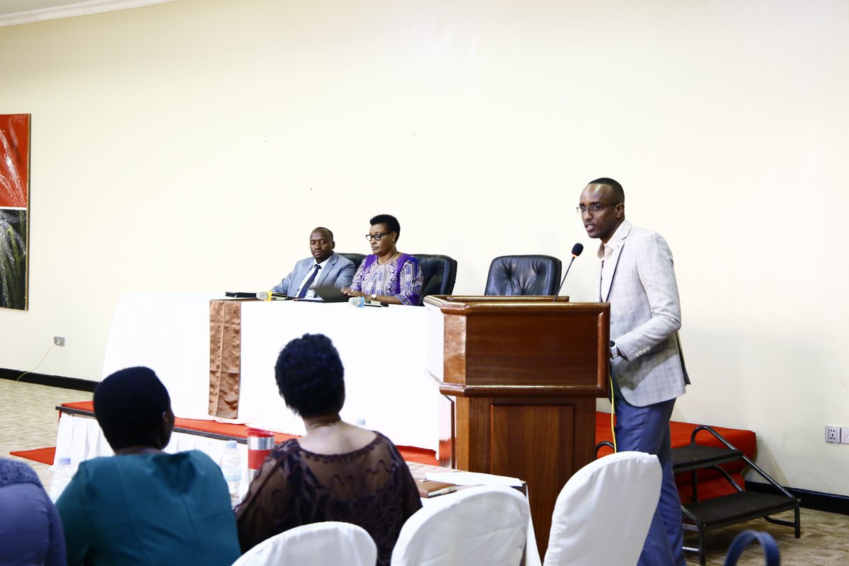 RwandaParliamnt's tweet photo. Mayor of @BugeseraDistr Mr. @MutabaziRich welcomes to Bugesera District, Members of @rprpdrwanda that are participating in the workshop on Parliamentary Advocacy Capacity Building on Maternal, Child, and Adolescent Health. #Rwanda https://t.co/rNbNRP5ZB6
